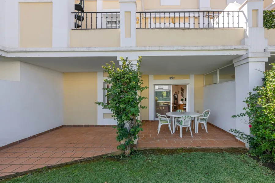 Ground-Floor Apartment for Sale in Aloha Gardens, Nueva Andalucía – Marbella