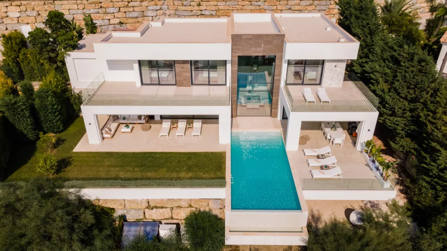 Penthouse villa in La Alqueria with panoramic seaviews
