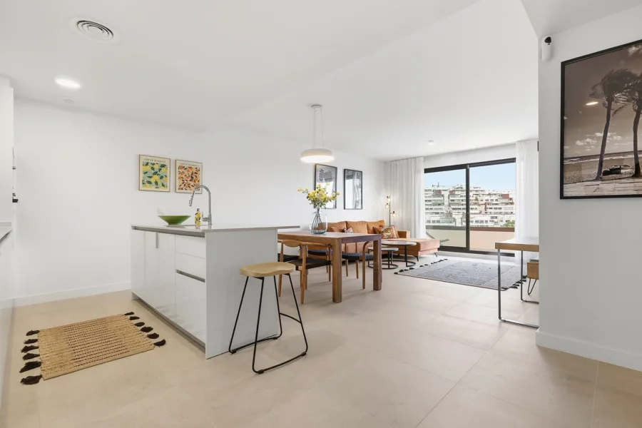 Modern Two-Bedroom Apartment in Las Mesas, Estepona