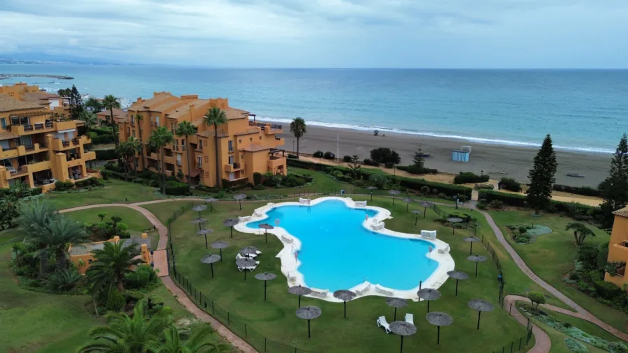 Sea‑View Garden Apartment in Exclusive Los Granados