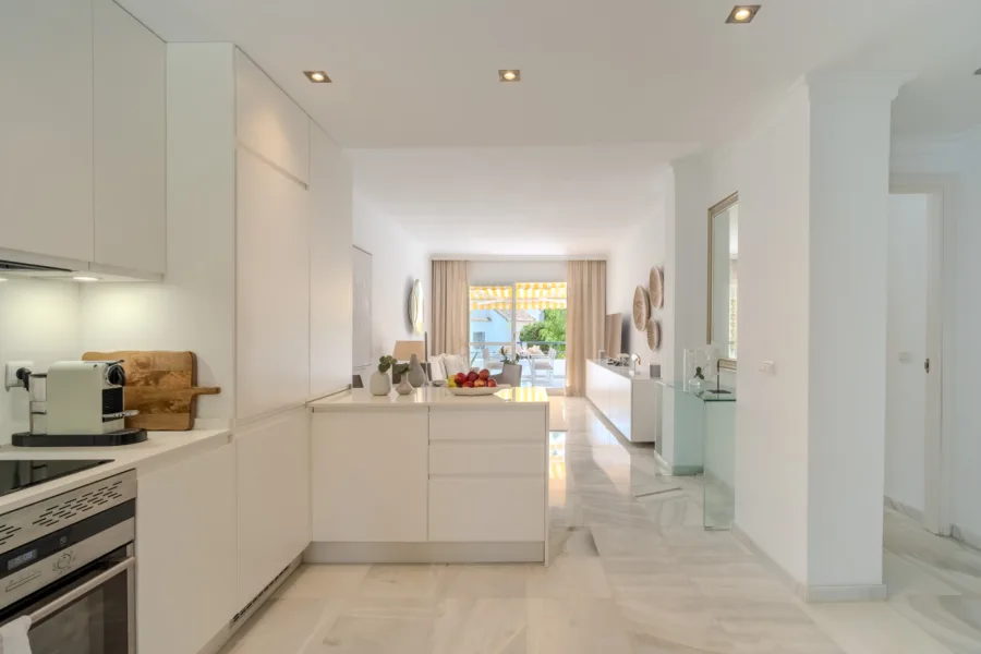 Wonderfull 2 bed apartment in the heart of Aloha / Nueva Andalucia.