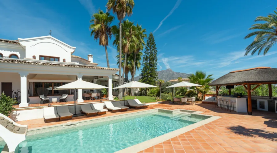 Charming Andalusian Villa with Mountain and Mediterranean Views