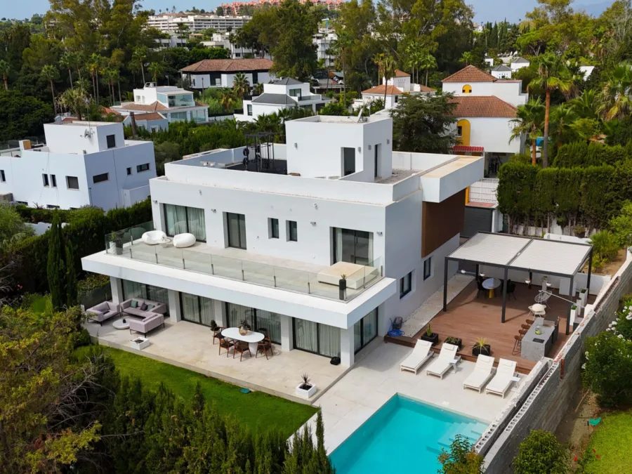 Villa in Nueva Andalucia