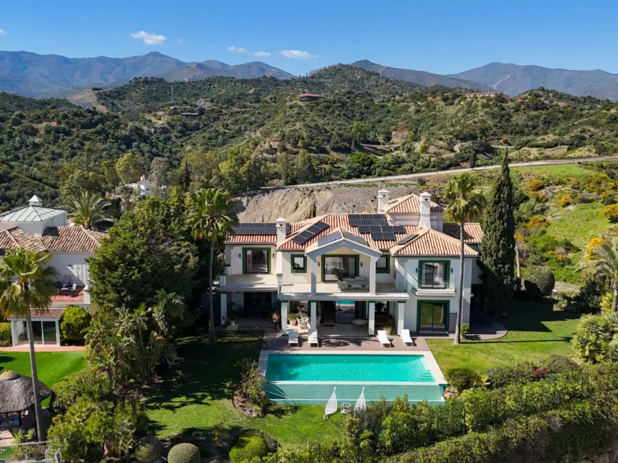 Villa in New Golden Mile