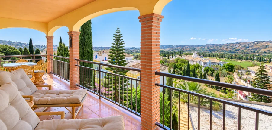 Beautiful 2-Bedroom Apartment in Mijas Golf – Southwest-Facing Terrace with Stunning Golf Views