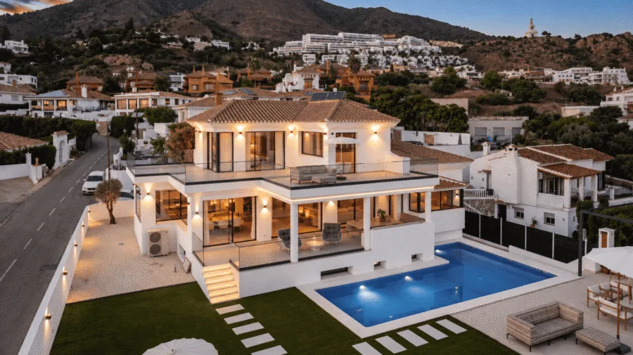 Renovated Villa with 180° Panoramic Sea Views in La Capellanía