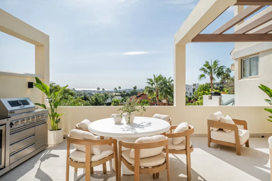Fully Renovated 3-Bed | South-Facing | Panoramic Sea Views