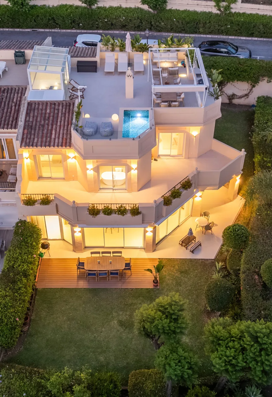 Elegant Family home with Panoramic Golf & Mountain Views in La Quinta – The Corner house!