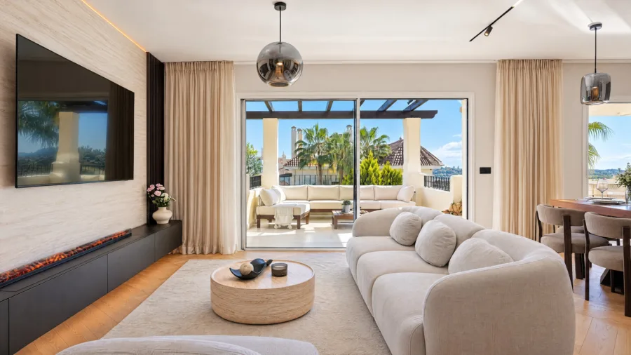 Renovated Duplex Penthouse with Sea, Golf and Mountain Views in Nueva Andalucía