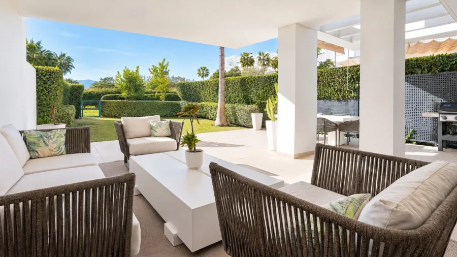 Elegant 3-Bedroom Apartment with Private Garden in Terrazas de Atalaya, Estepona