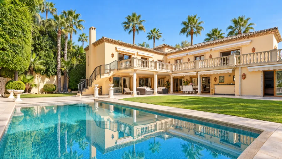 Elegant Mediterranean Villa with Private Pool in Nueva Andalucía, Marbella