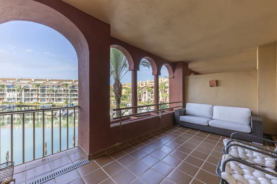 Marina apartment with stunning Views